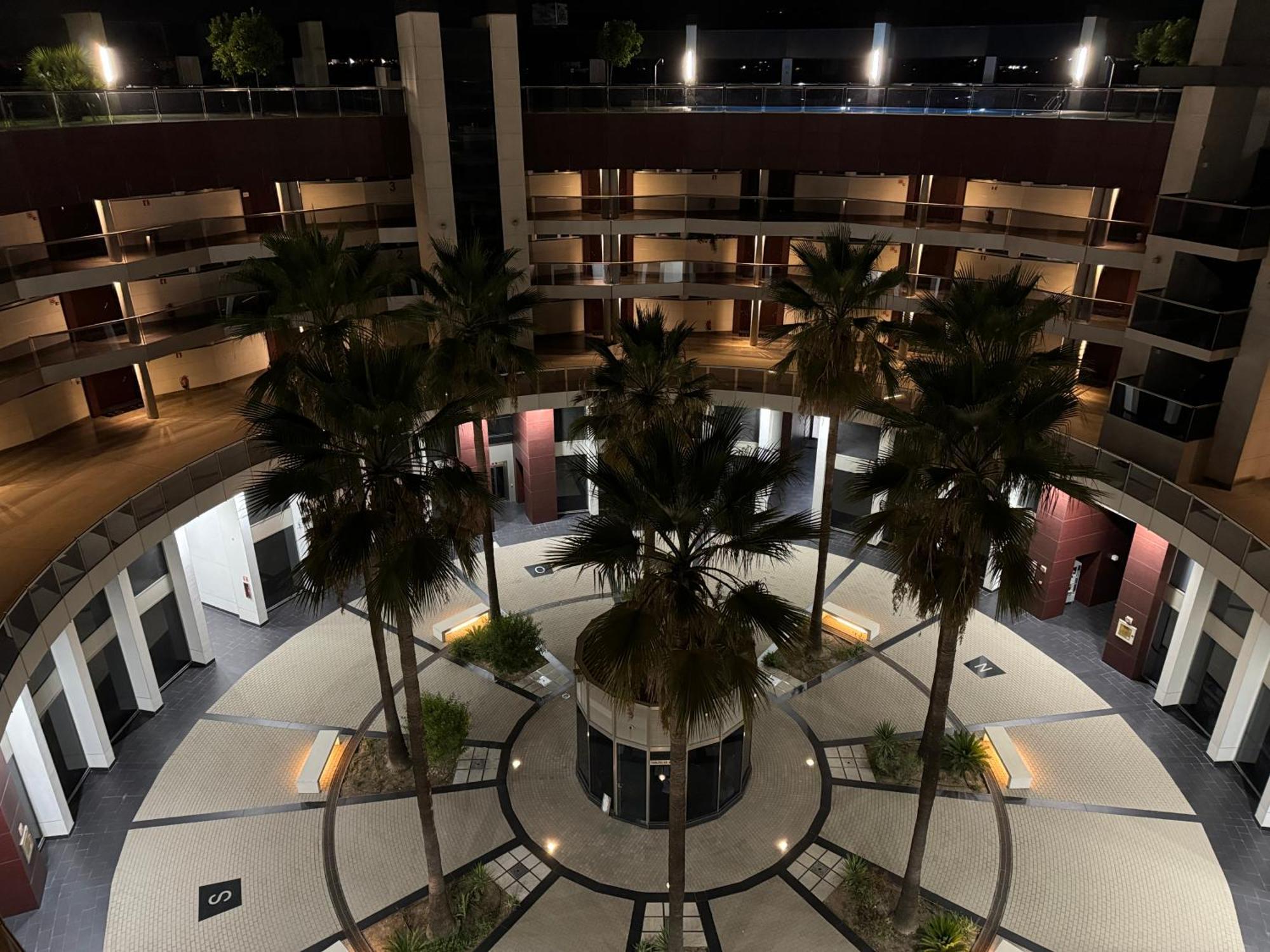 Cotur 121 Parking Gratuito